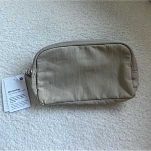 Lululemon MINI everywhere belt bag